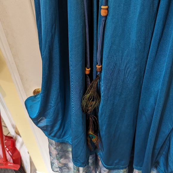 Women's flowy pants, size small in turquoise - Picture 3 of 7